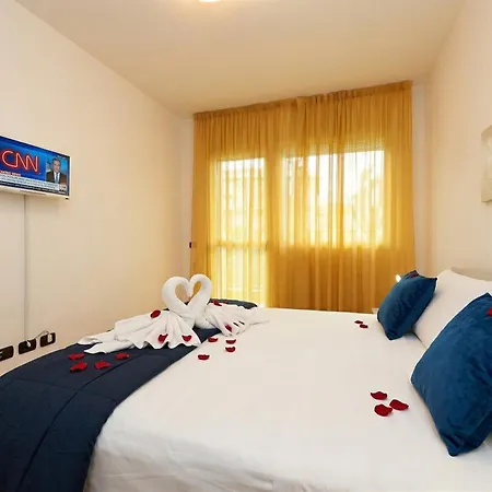 The Wind Rose Renovation 2025 Desenzanoloft Official Partner Homes & By Marriott Bonvoy 아파트 데센자노델가르다