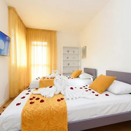 아파트 The Wind Rose Renovation 2025 Desenzanoloft Official Partner Homes & By Marriott Bonvoy *