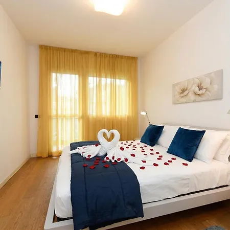 아파트 The Wind Rose Renovation 2025 Desenzanoloft Official Partner Homes & By Marriott Bonvoy *